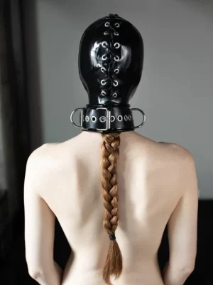 Latex Expandable Buckle Hood