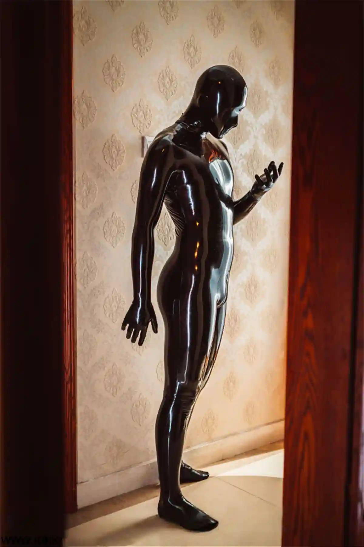 Latex Male Stealth Two-pieces Fully-Enclosed Catsuit Latex Male Stealth Two-pieces Fully-Enclosed Catsuit