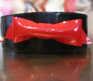 Latex Halsband mit Schleifchen